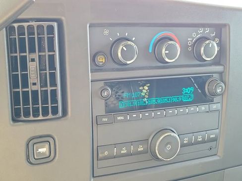 Certified 2024 GMC Savana 2500 w/ Driver Convenience Package image 25