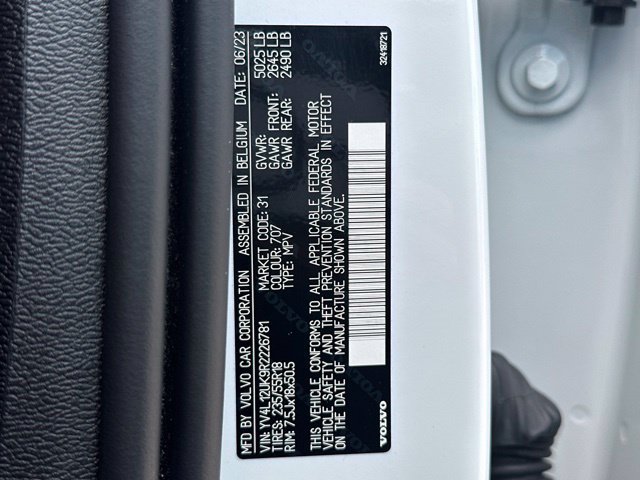 Certified 2024 Volvo XC40 B5 Core AWD/4WD image 33
