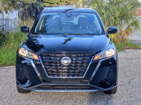 Used 2023 Nissan Kicks S FWD image 2