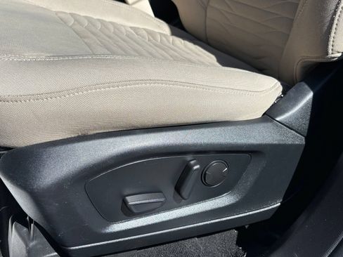 Used 2021 Ford Explorer XLT AWD/4WD image 9