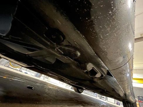 Used 2010 Mercedes-Benz E 350 4MATIC Sedan image 12