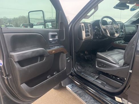 Used 2018 GMC Sierra 2500 Denali image 12