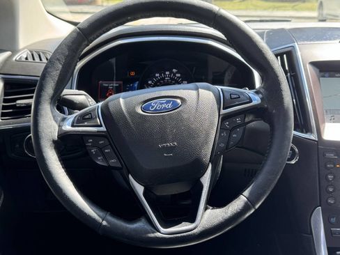 Used 2017 Ford Edge Titanium w/ Equipment Group 301A image 11