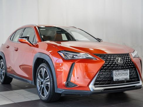Used 2019 Lexus UX 200 w/ Premium Package FWD image 1