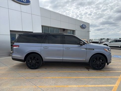Used 2023 Lincoln Navigator L Black Label AWD/4WD image 8