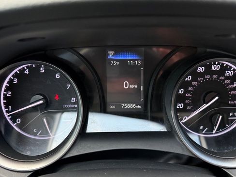 Used 2022 Toyota Camry SE image 18