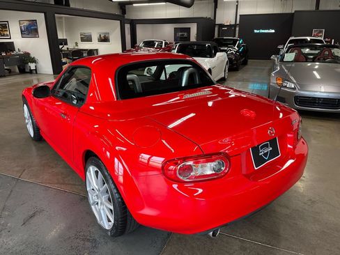 Used 2011 MAZDA MX-5 Miata Grand Touring w/ Premium Pkg RWD image 19