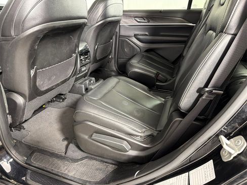 Used 2024 Jeep Grand Cherokee L Limited w/ Luxury Tech Group II image 21