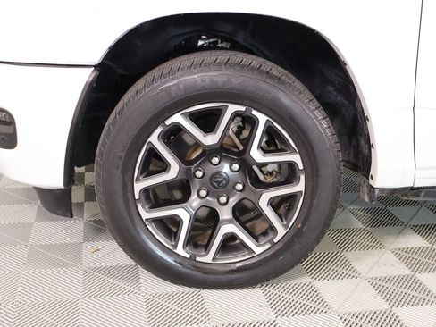 Used 2025 RAM 1500 Laramie w/ Laramie Southwest Edition AWD/4WD image 19
