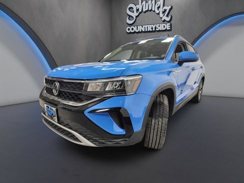 Certified 2023 Volkswagen Taos SE w/ Panoramic Sunroof Package image 10