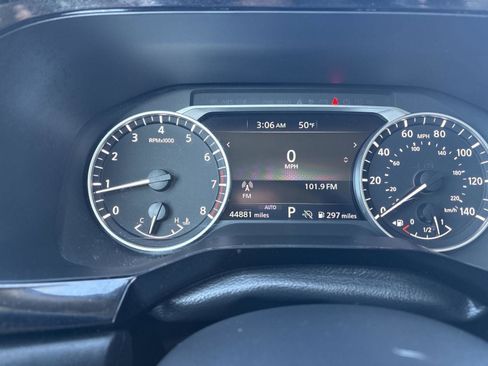 Used 2025 Nissan Pathfinder SV AWD/4WD image 40