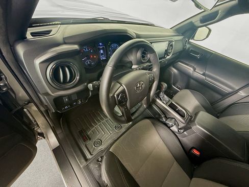 Used 2023 Toyota Tacoma TRD Sport AWD/4WD image 10