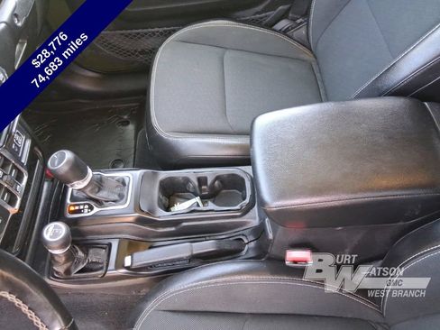 Used 2023 Jeep Gladiator Sport AWD/4WD image 24