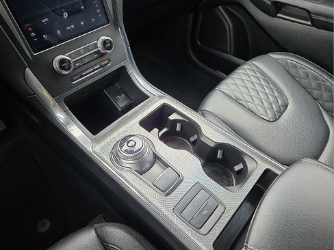 Used 2024 Ford Edge Titanium image 25