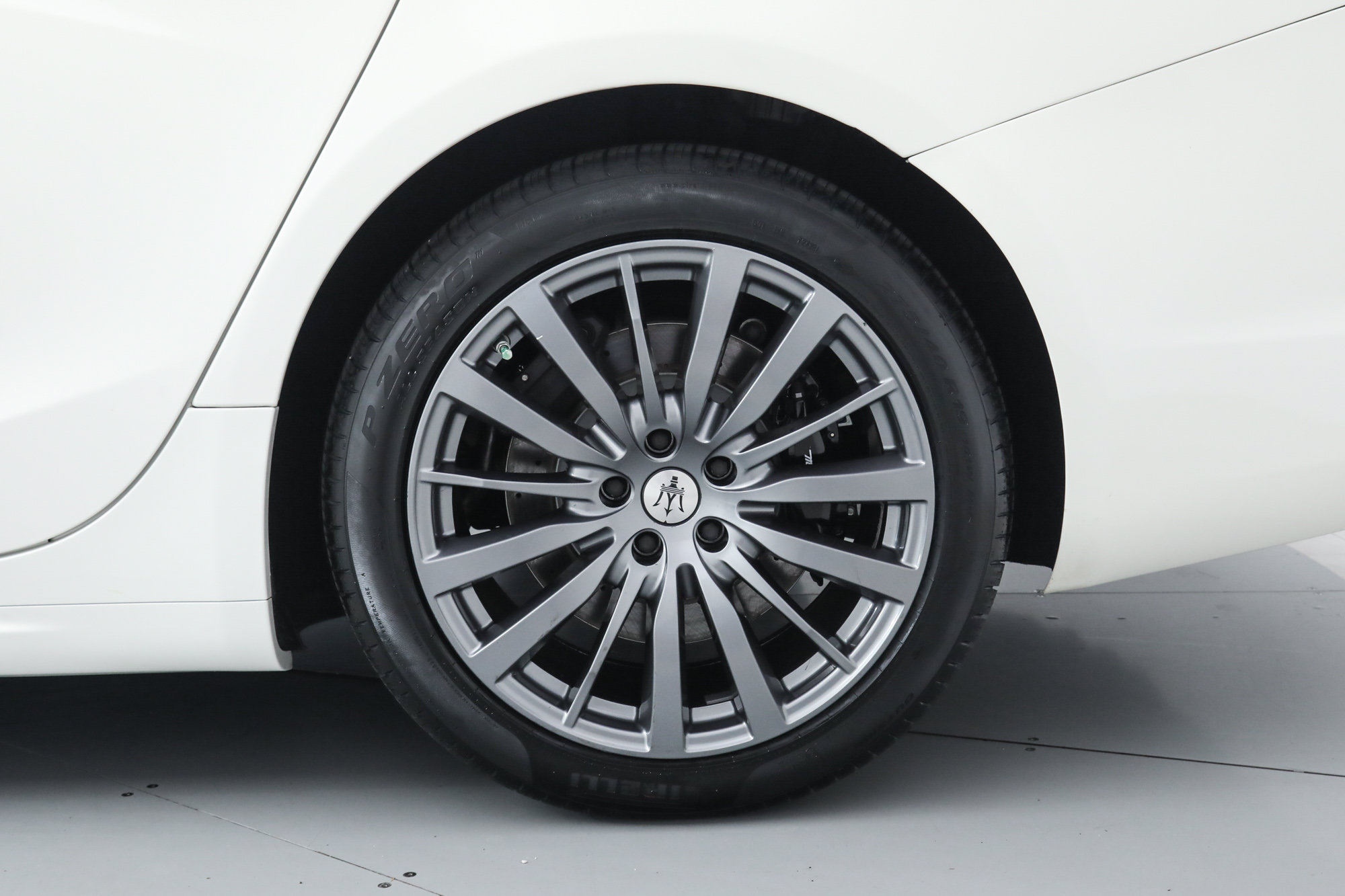 Certified 2023 Maserati Ghibli Modena RWD image 32