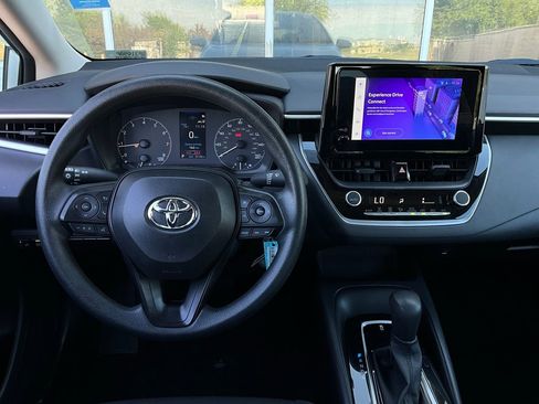 Used 2025 Toyota Corolla LE image 13