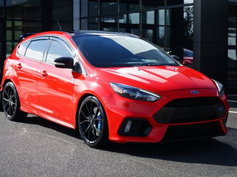 Used 2018 Ford Focus RS image 1