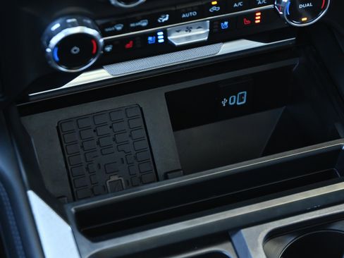 Used 2025 Ford F250 Platinum image 31