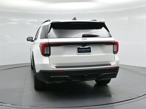 Certified 2025 Ford Explorer ST-Line w/ Premium Package image 30