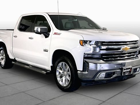 Used 2022 Chevrolet Silverado 1500 LTZ w/ Z71 Off-Road Package AWD/4WD image 3