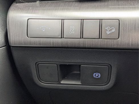 Used 2025 Hyundai Kona SEL FWD image 24