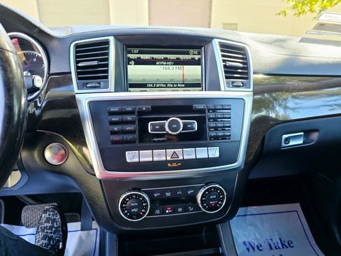 Used 2015 Mercedes-Benz GL 450 4MATIC w/ Lighting Package image 21