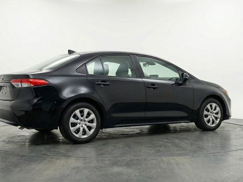 Used 2025 Toyota Corolla LE FWD image 9