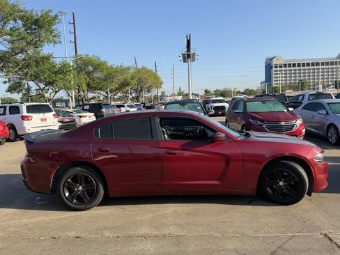 Used 2020 Dodge Charger SXT w/ Leather Interior Group image 4