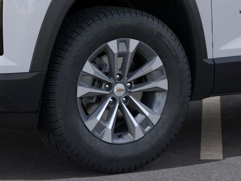 New 2026 Chevrolet Equinox LT w/ Convenience Package II FWD image 9