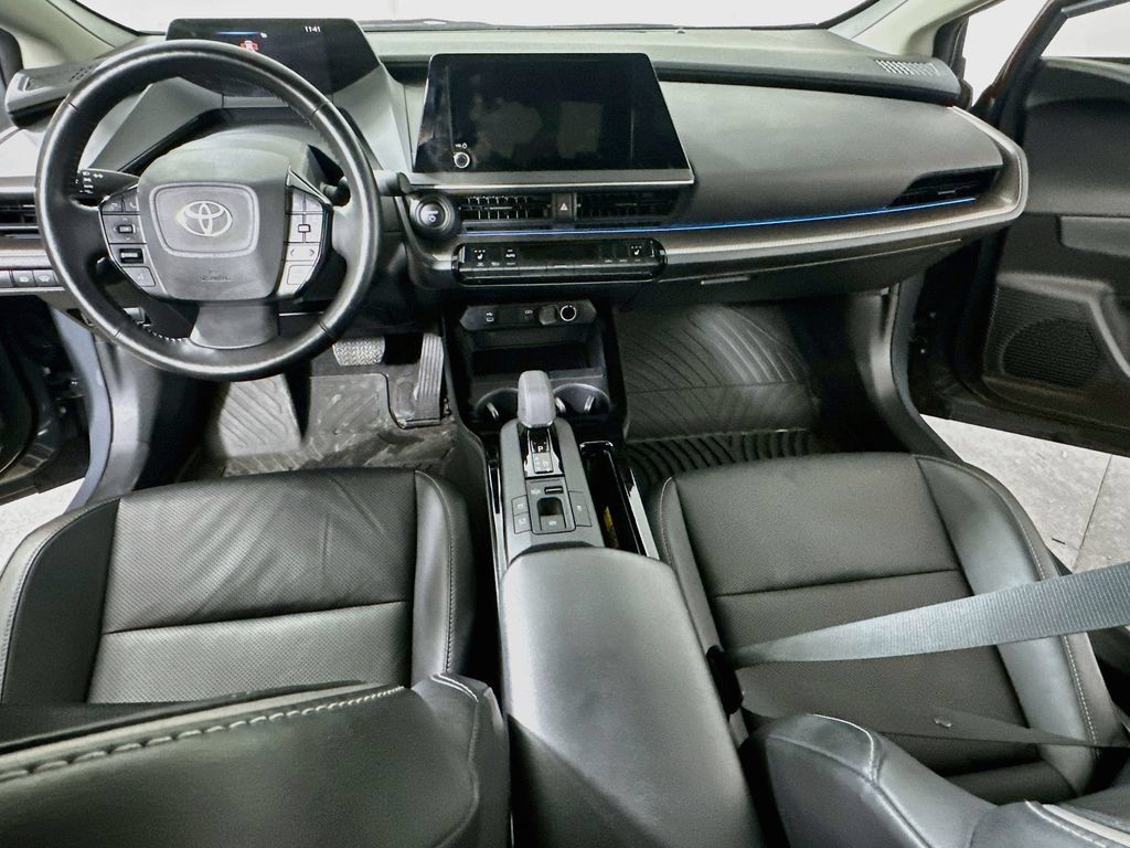 Used 2023 Toyota Prius XLE FWD image 18