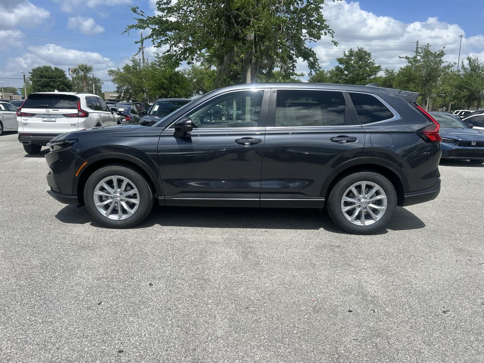 Used 2025 Honda CR-V EX image 3
