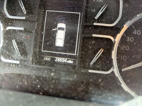 Used 2021 Toyota Tundra Platinum image 6