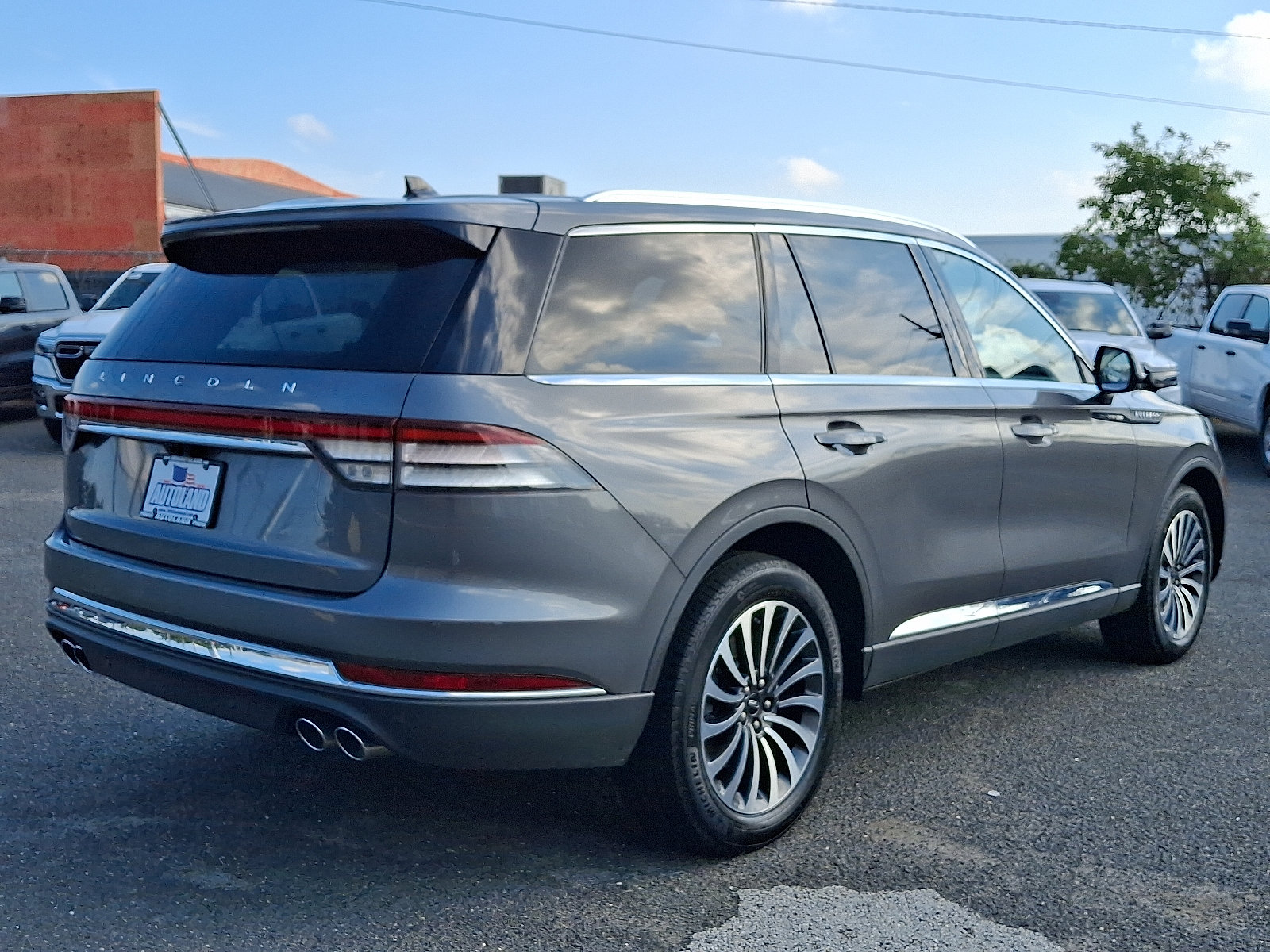 Used 2023 Lincoln Aviator AWD w/ Premium Package image 7