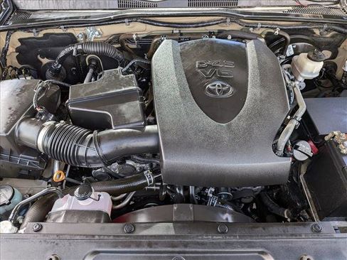 Used 2020 Toyota Tacoma SR5 image 23