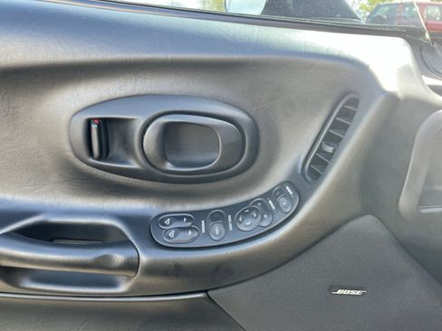 Used 2003 Chevrolet Corvette Convertible w/ Preferred Equipment Group1 image 25