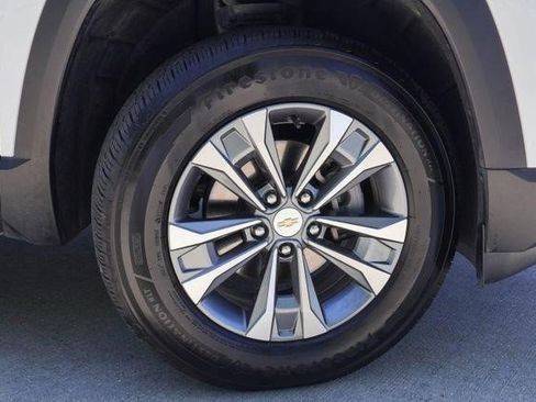 Certified 2025 Chevrolet Equinox LT FWD image 24