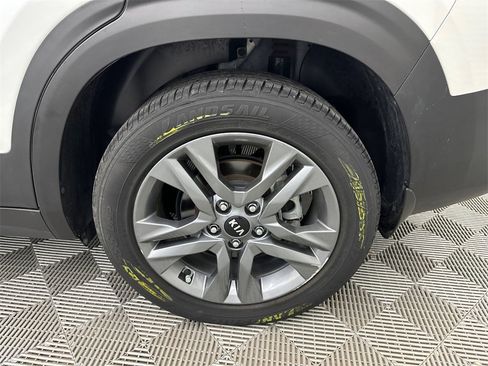 Used 2021 Kia Seltos LX image 19