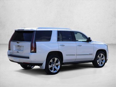 Used 2017 Cadillac Escalade Platinum AWD/4WD image 5