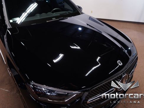Used 2024 Mercedes-Benz GLC 300 4MATIC w/ AMG Line image 13