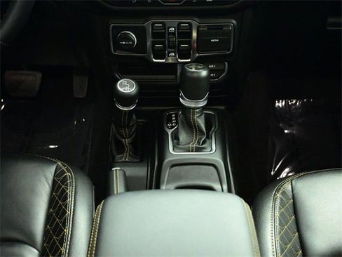 Used 2021 Jeep Wrangler Unlimited Sahara image 5