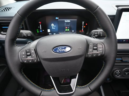 New 2026 Ford Maverick Lobo AWD/4WD image 15