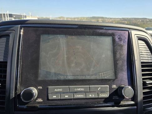 Used 2022 Nissan Titan SV image 10