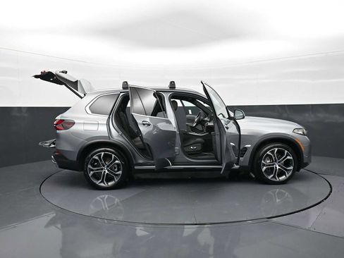 Certified 2024 BMW X5 sDrive40i w/ Parking Assistance Package RWD image 35