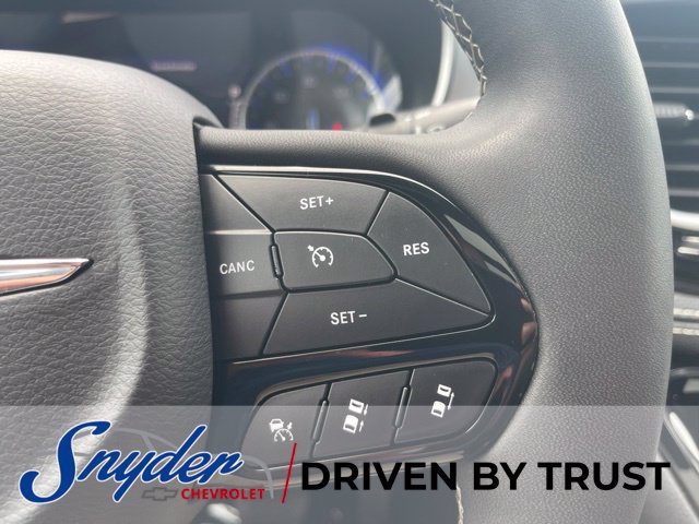 Used 2025 Chrysler Pacifica Limited FWD image 22