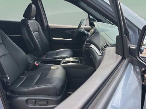 Used 2023 Honda Passport EX-L image 16