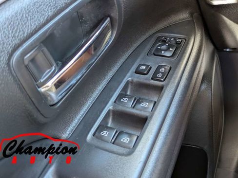 Used 2019 Mitsubishi Outlander SE image 28