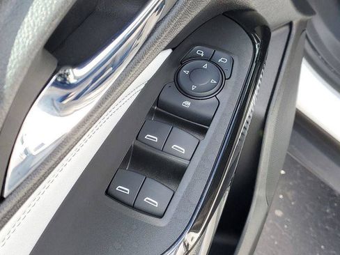 Used 2024 Chevrolet Trax LT w/ Driver Confidence Package FWD image 21