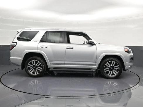Used 2024 Toyota 4Runner Limited AWD/4WD image 4