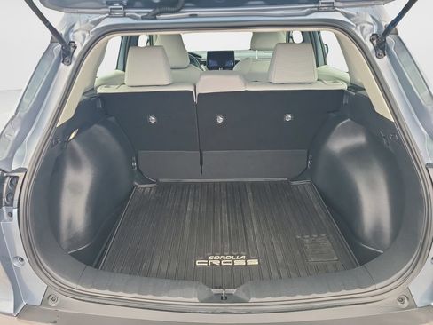 Certified 2024 Toyota Corolla Cross L FWD image 9