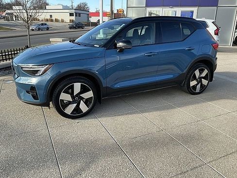 Certified 2023 Volvo XC40 Recharge Ultimate image 11